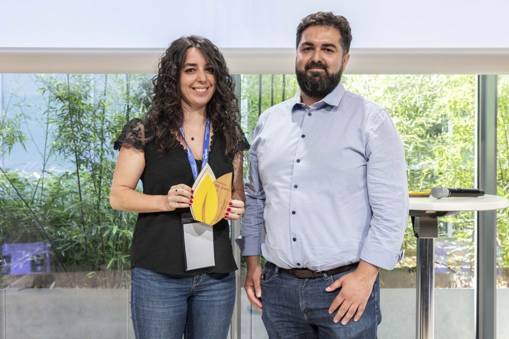 Photo of Anne Blanchart, winner, with Julien Villalongue